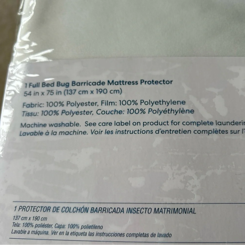 Simply Essential- Bed Bug Barricade Mattress Protector - Full